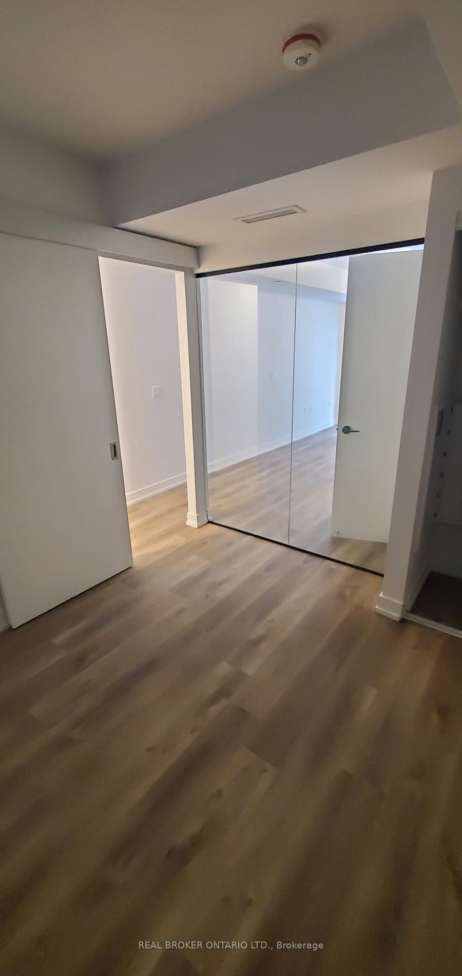 1 Jarvis Street E #922