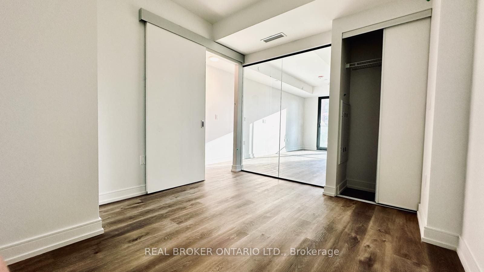 1 Jarvis Street E #922