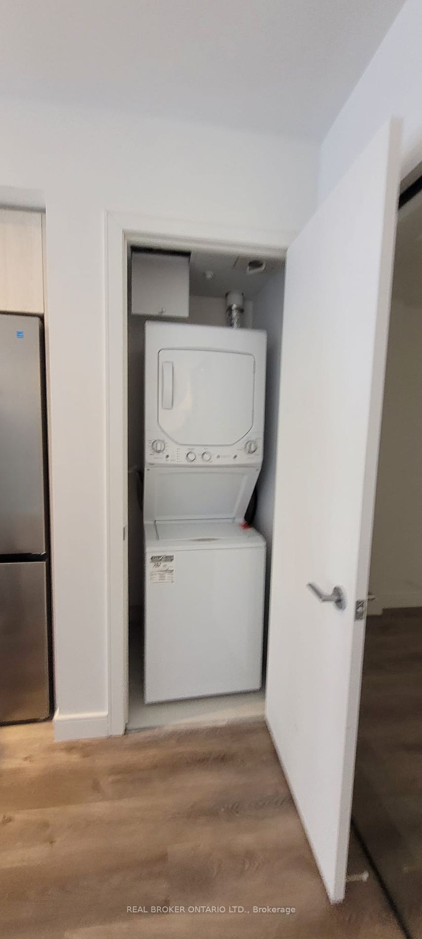 1 Jarvis Street E #922