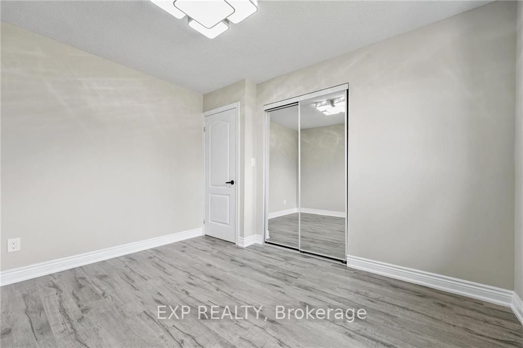 66 Darlington Dr