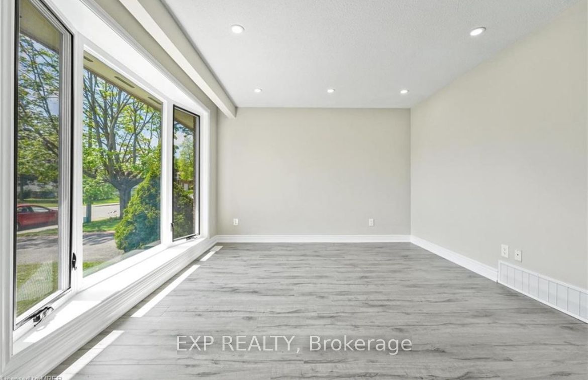 66 Darlington Dr