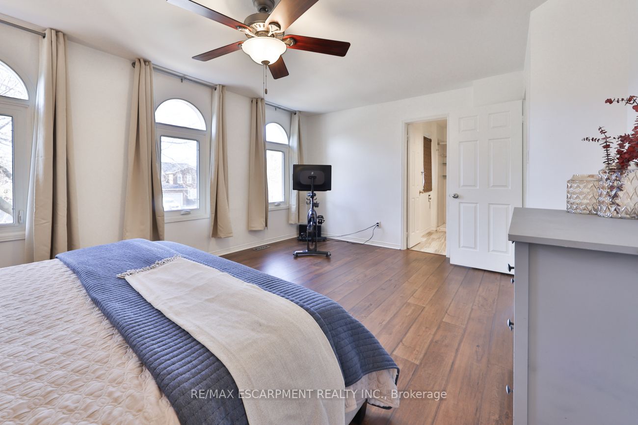 48 Chudleigh St