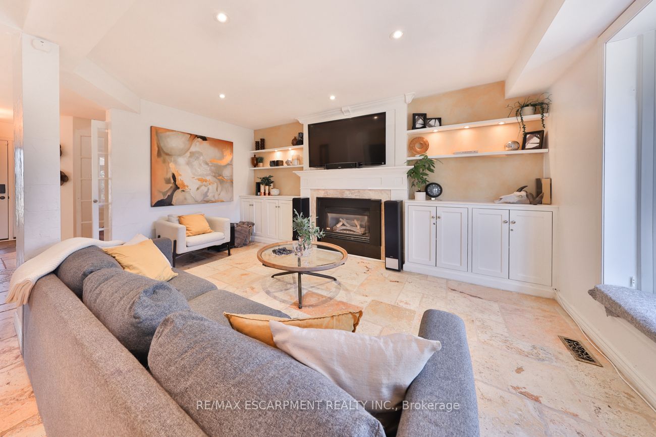 48 Chudleigh St