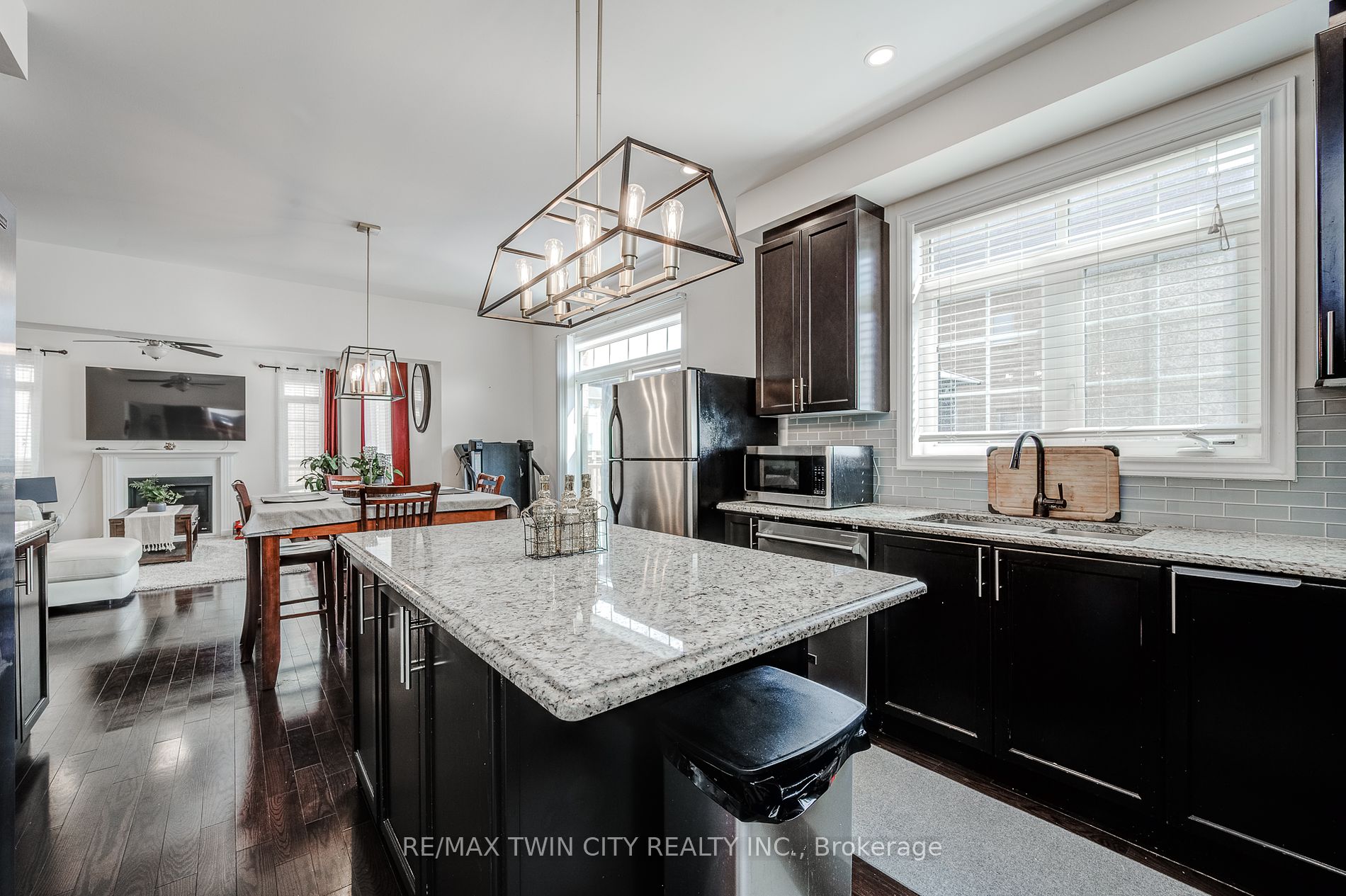 212 Dorchester Crt
