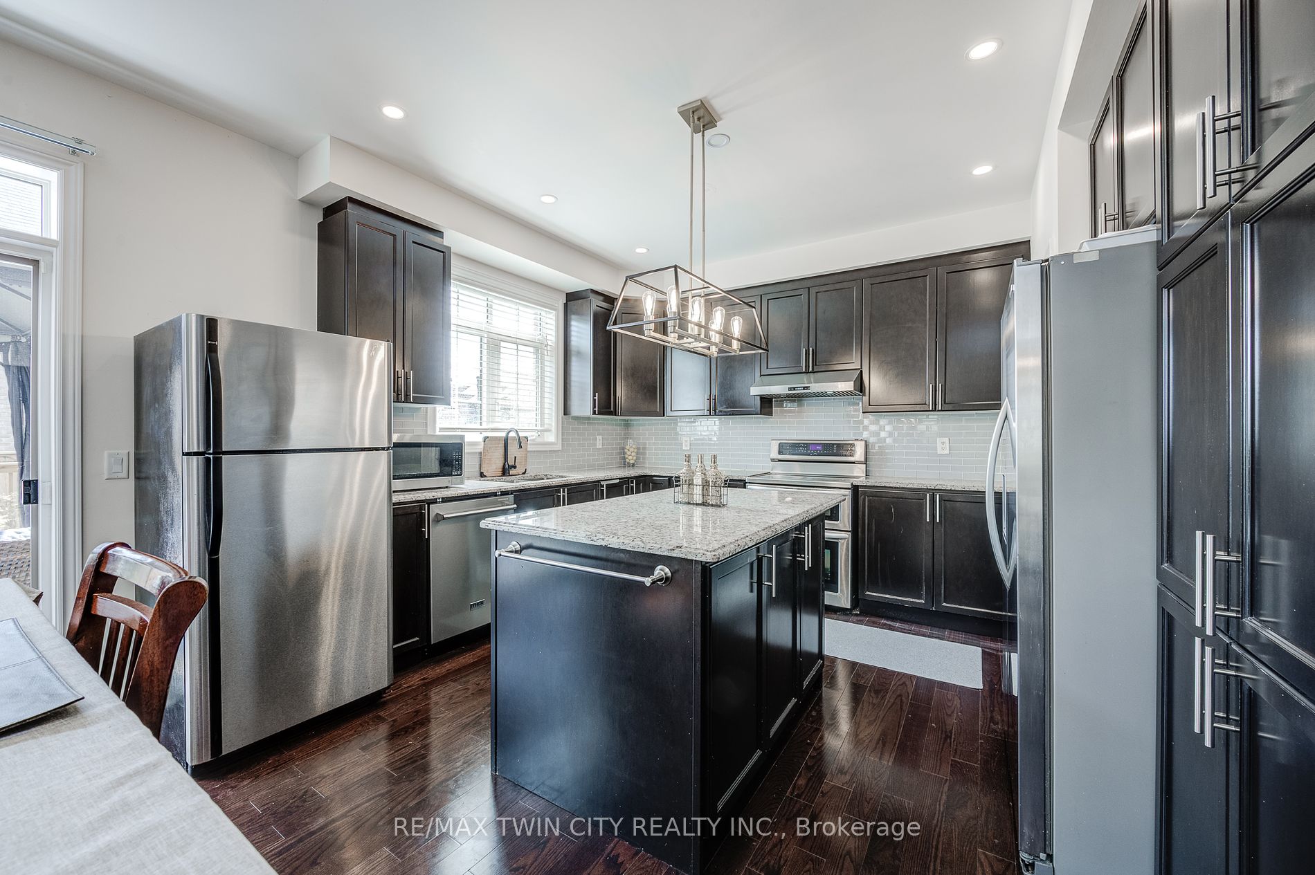 212 Dorchester Crt