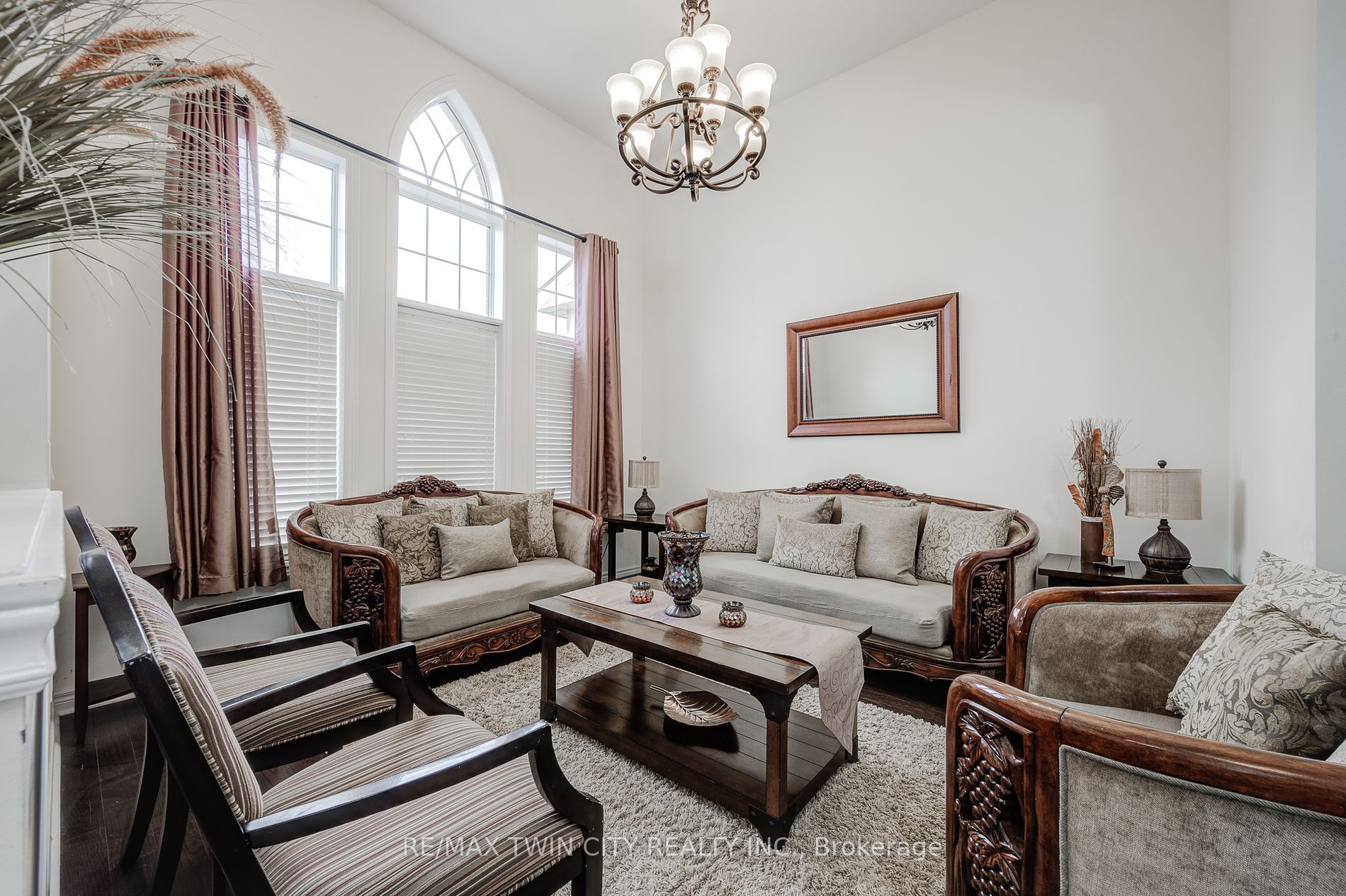 212 Dorchester Crt