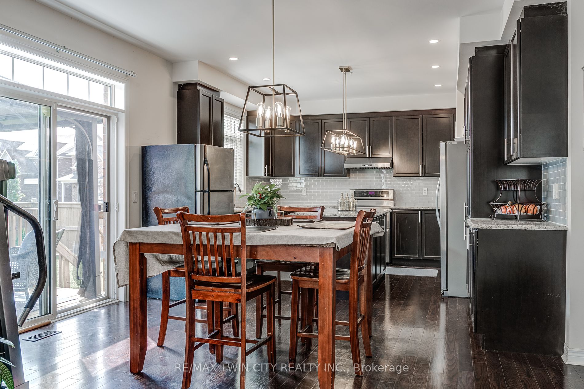 212 Dorchester Crt