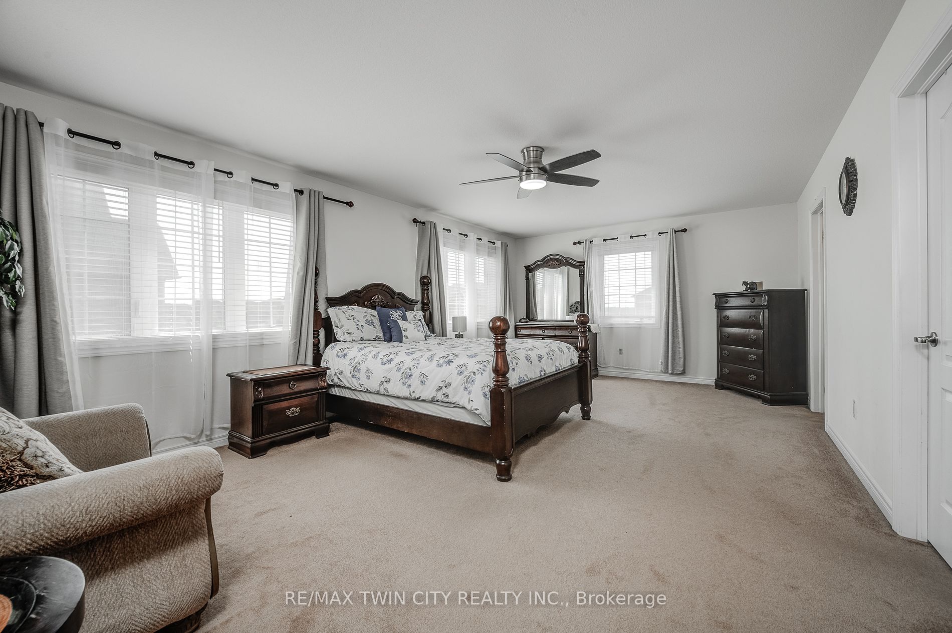 212 Dorchester Crt