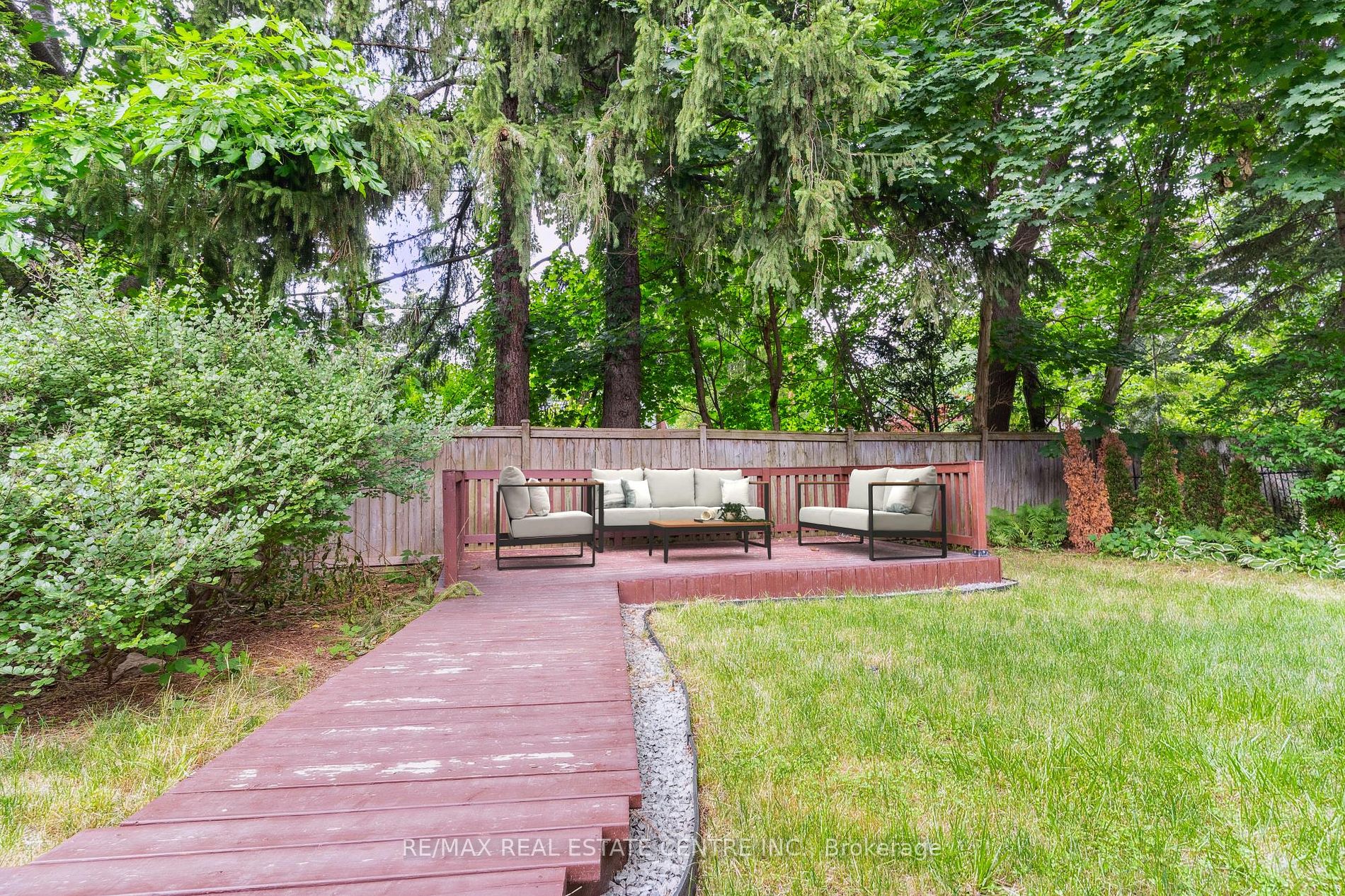83 Jerseyville Road E