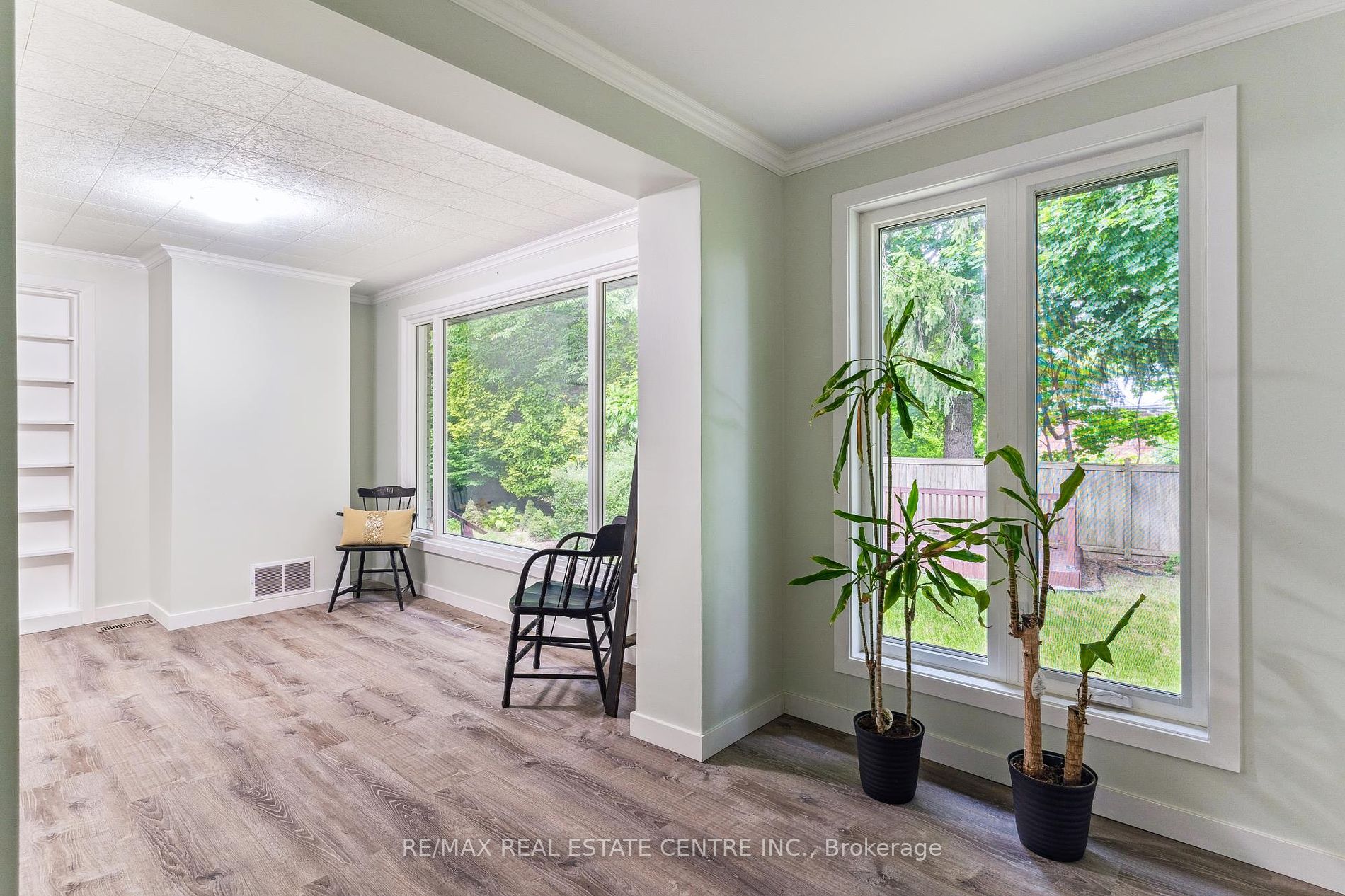 83 Jerseyville Road E