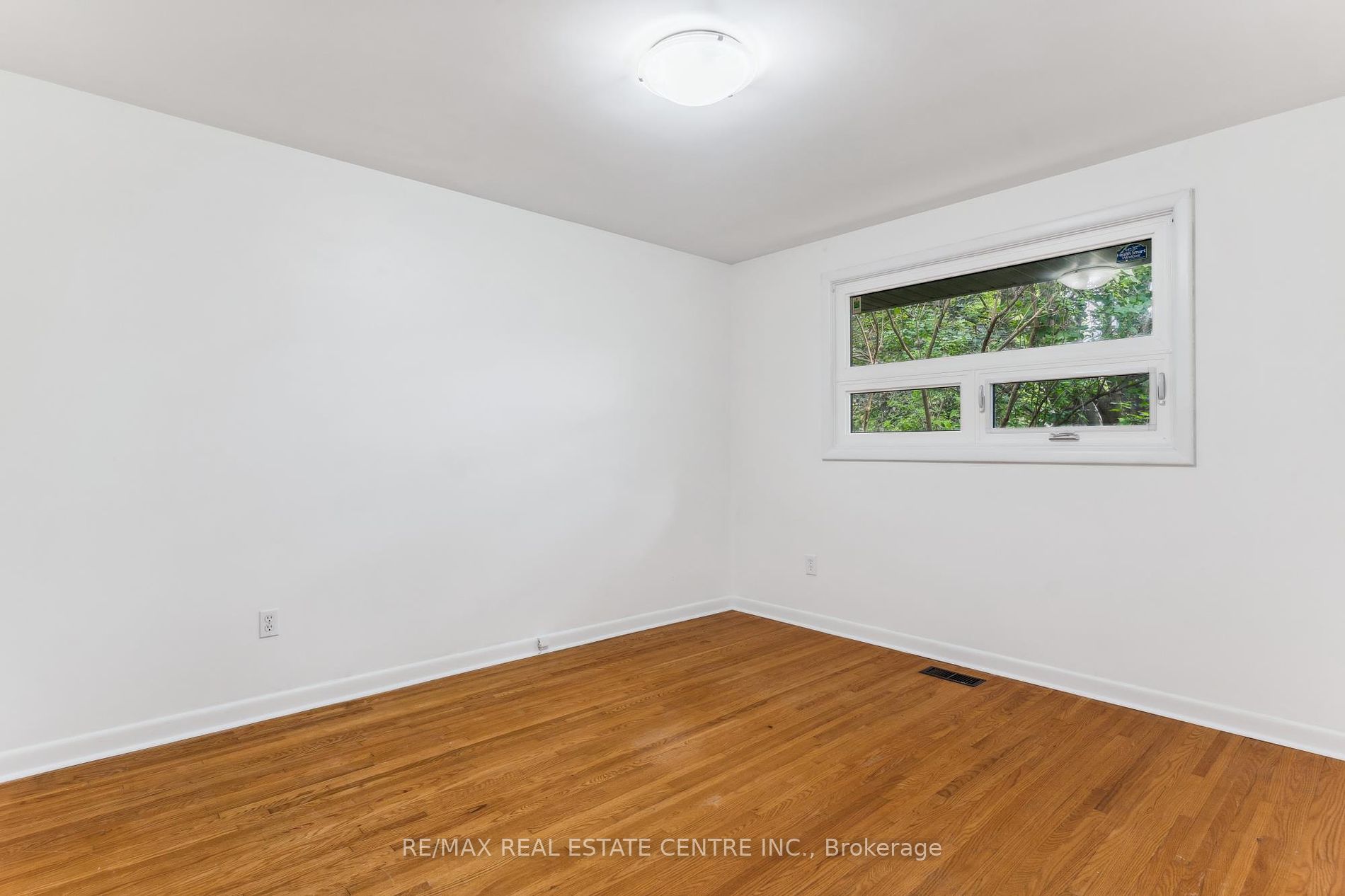 83 Jerseyville Road E