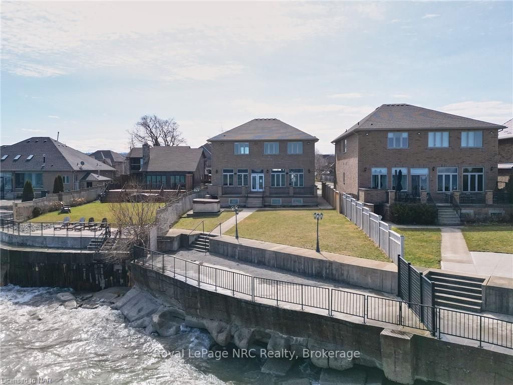 112 Watercrest Dr