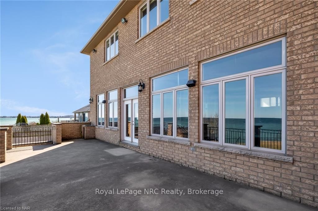 112 Watercrest Dr