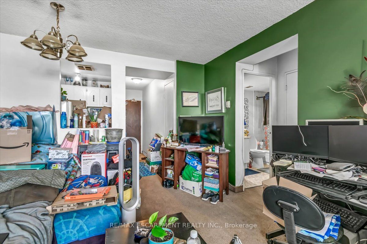 150 CHARLTON Avenue E #1201