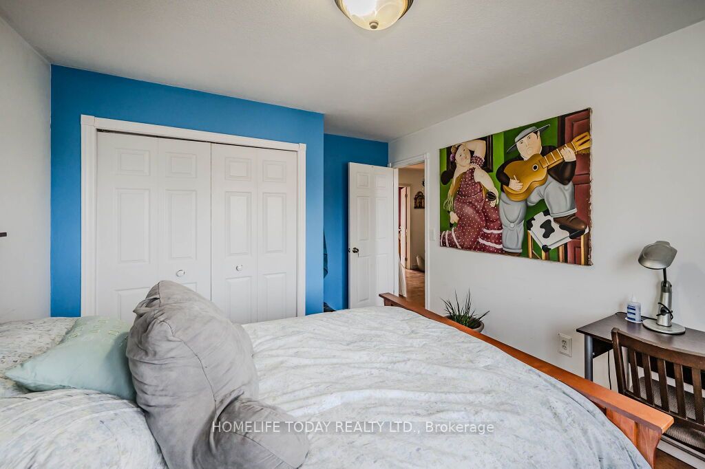 275 Farley Dr