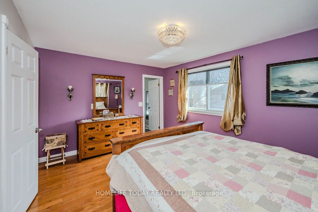 275 Farley Dr
