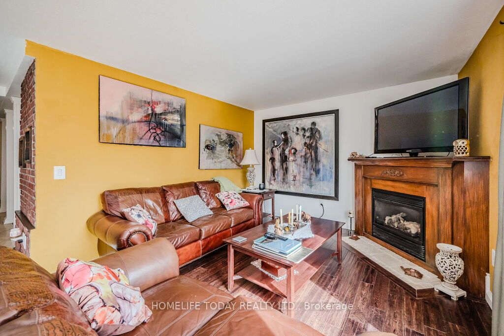 275 Farley Dr