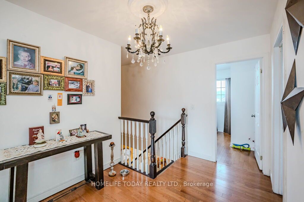 275 Farley Dr