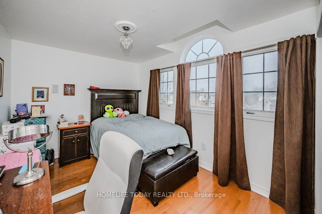 275 Farley Dr