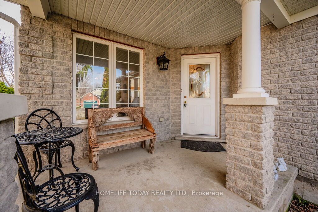 275 Farley Dr