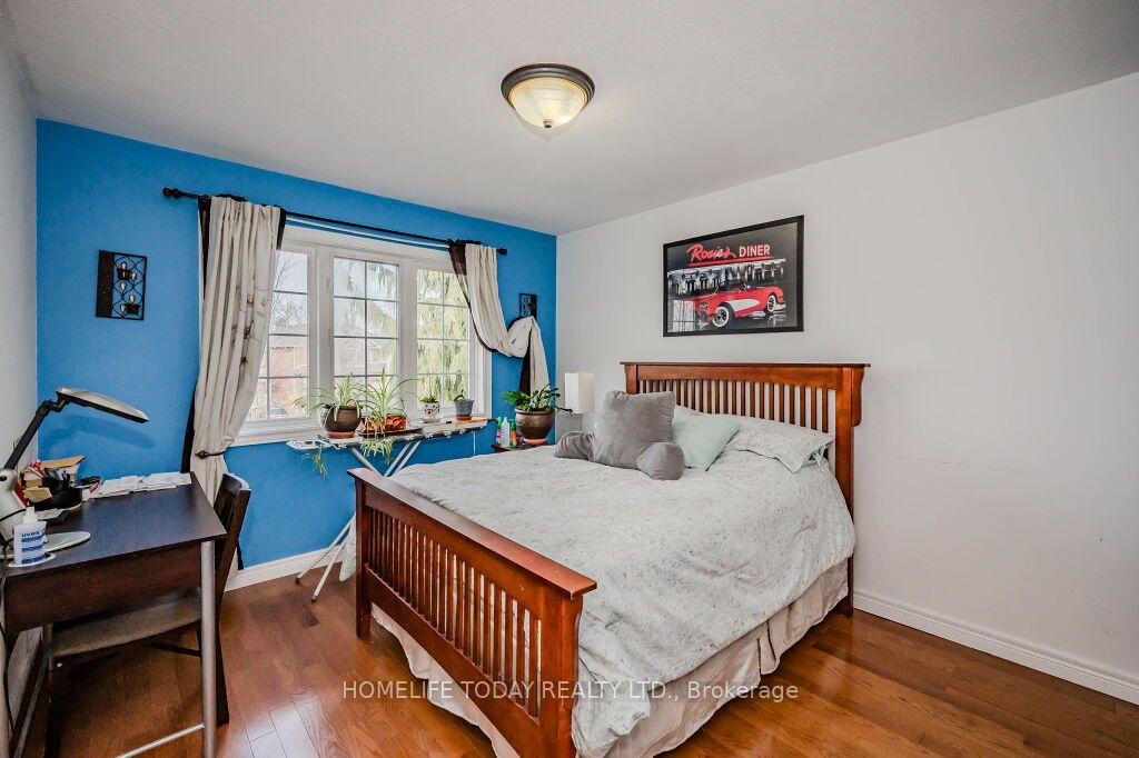 275 Farley Dr