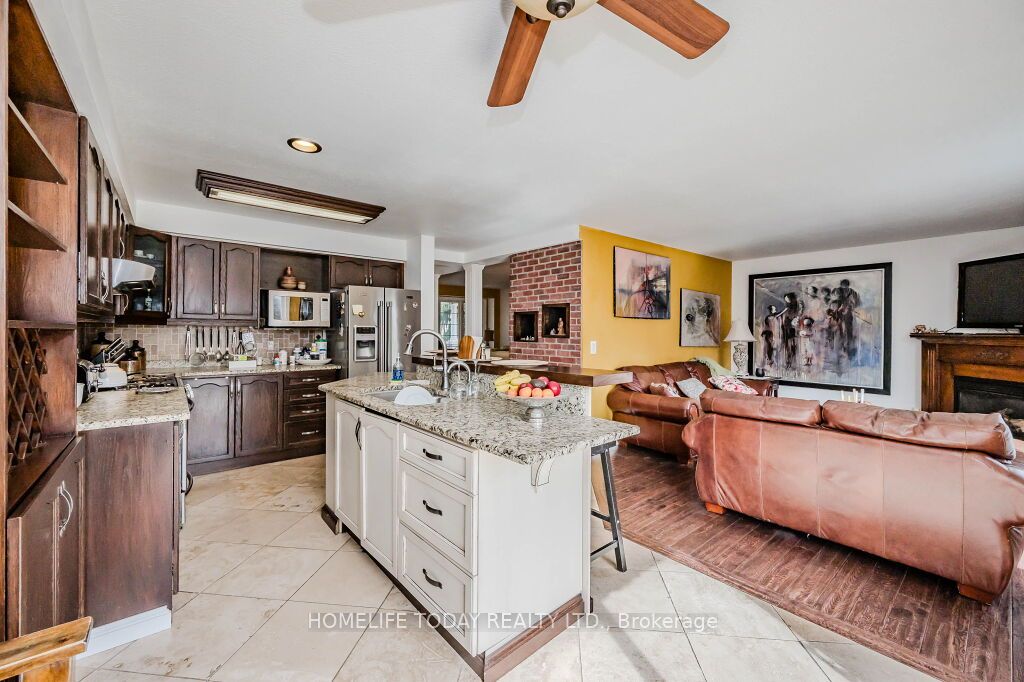 275 Farley Dr