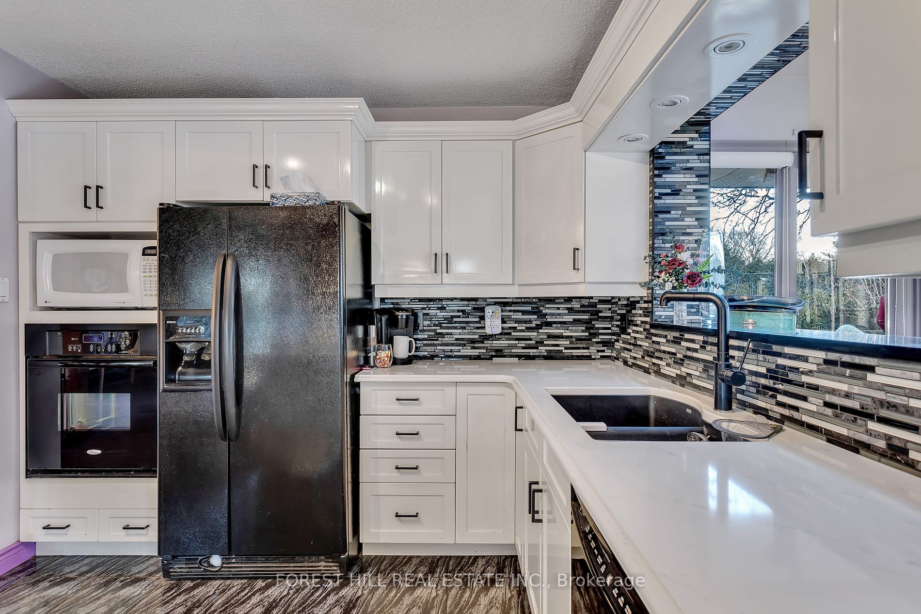 285 Cottonwood Dr