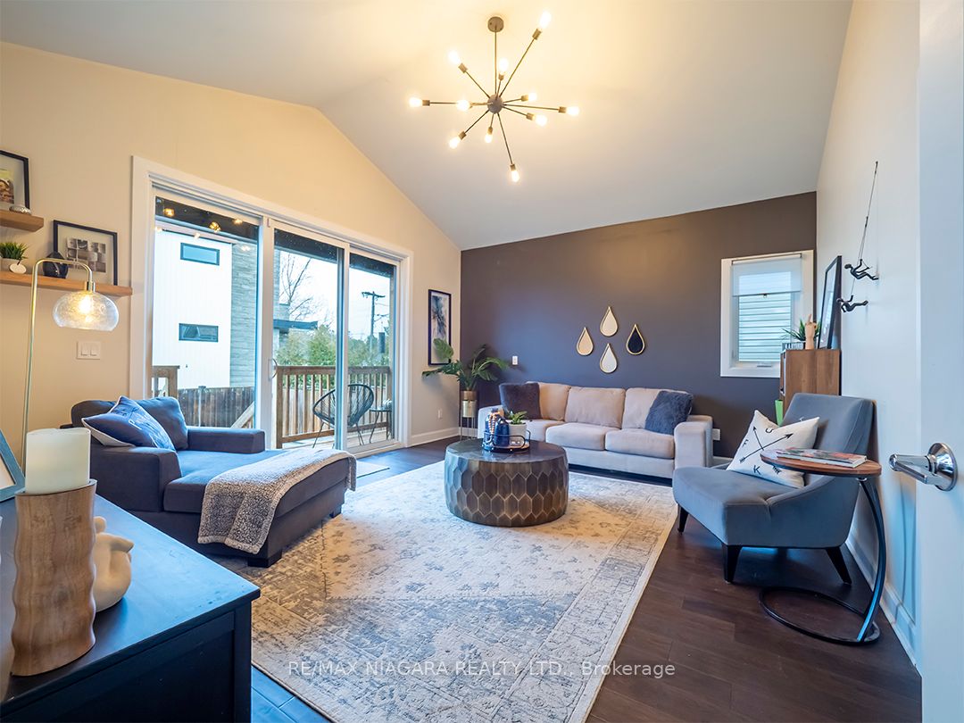 5 Heron Pointe Road