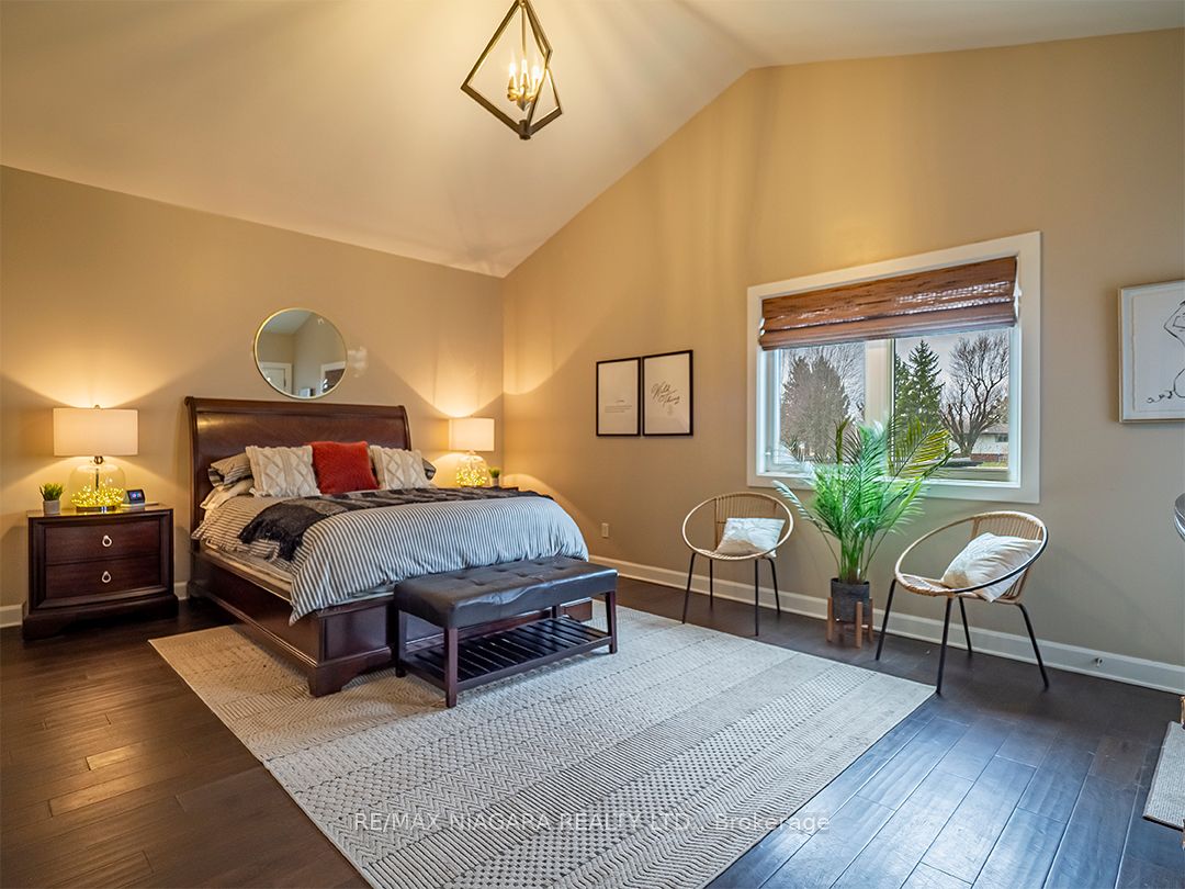 5 Heron Pointe Road