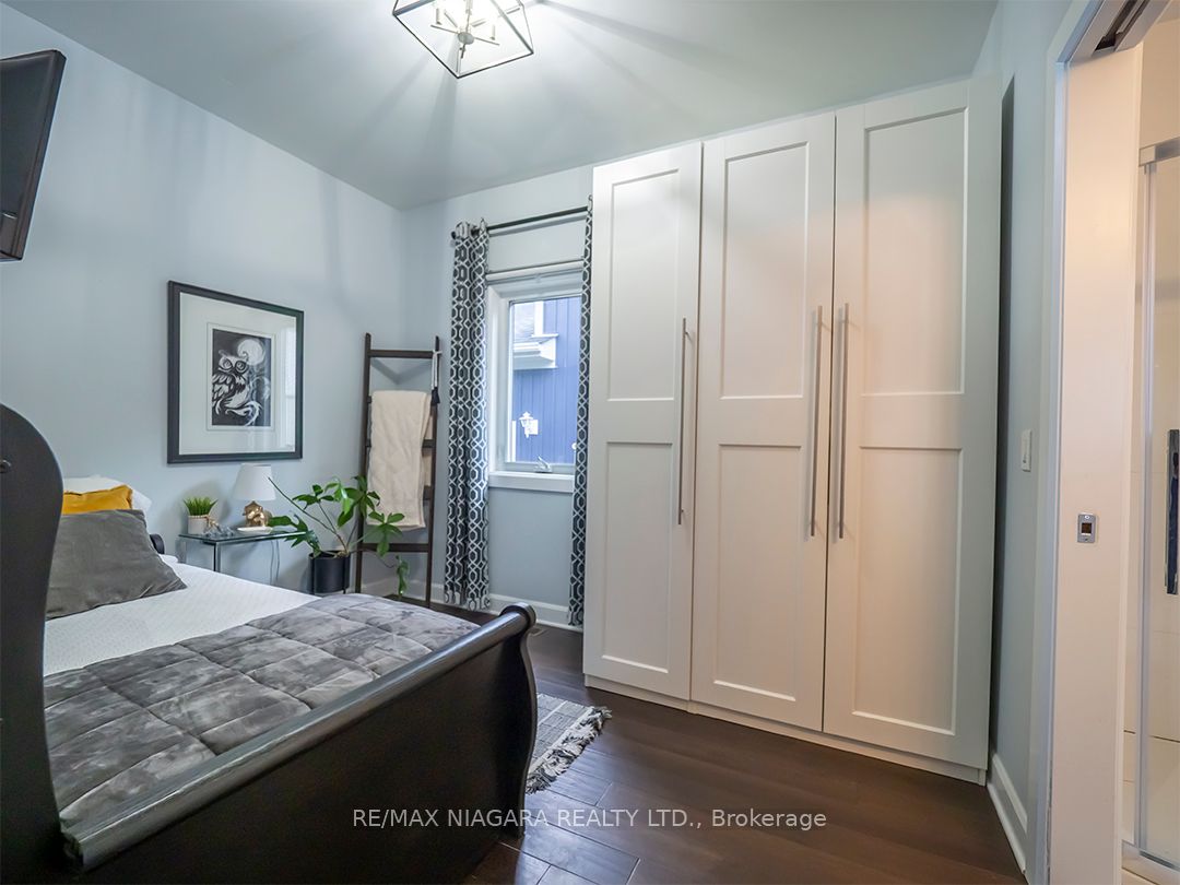 5 Heron Pointe Road