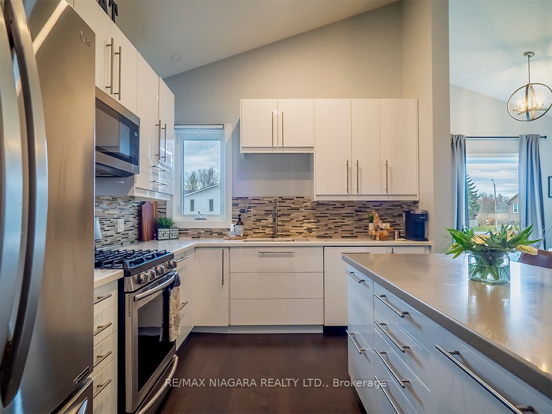 5 Heron Pointe Road