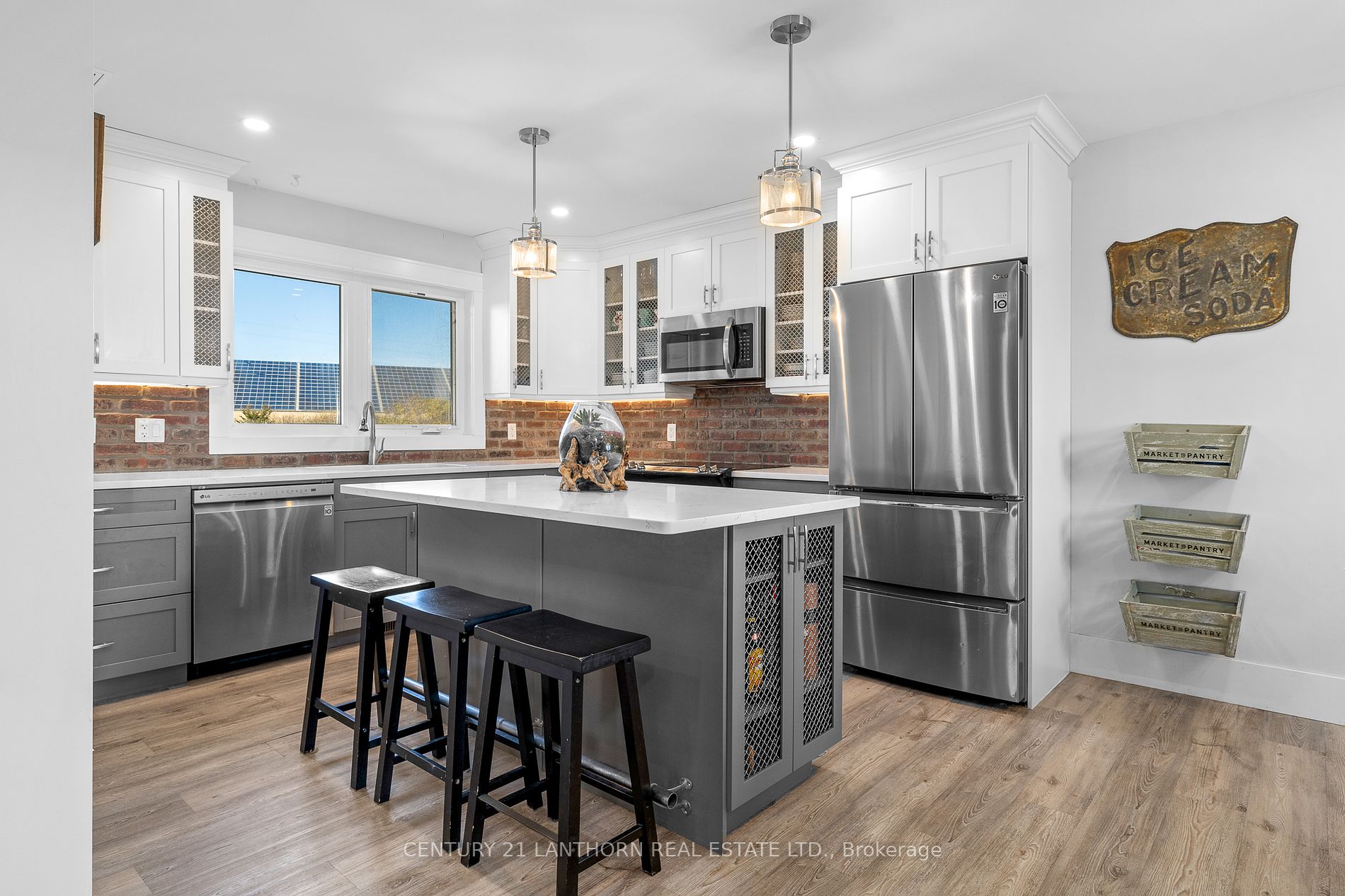 19009 Loyalist Pkwy