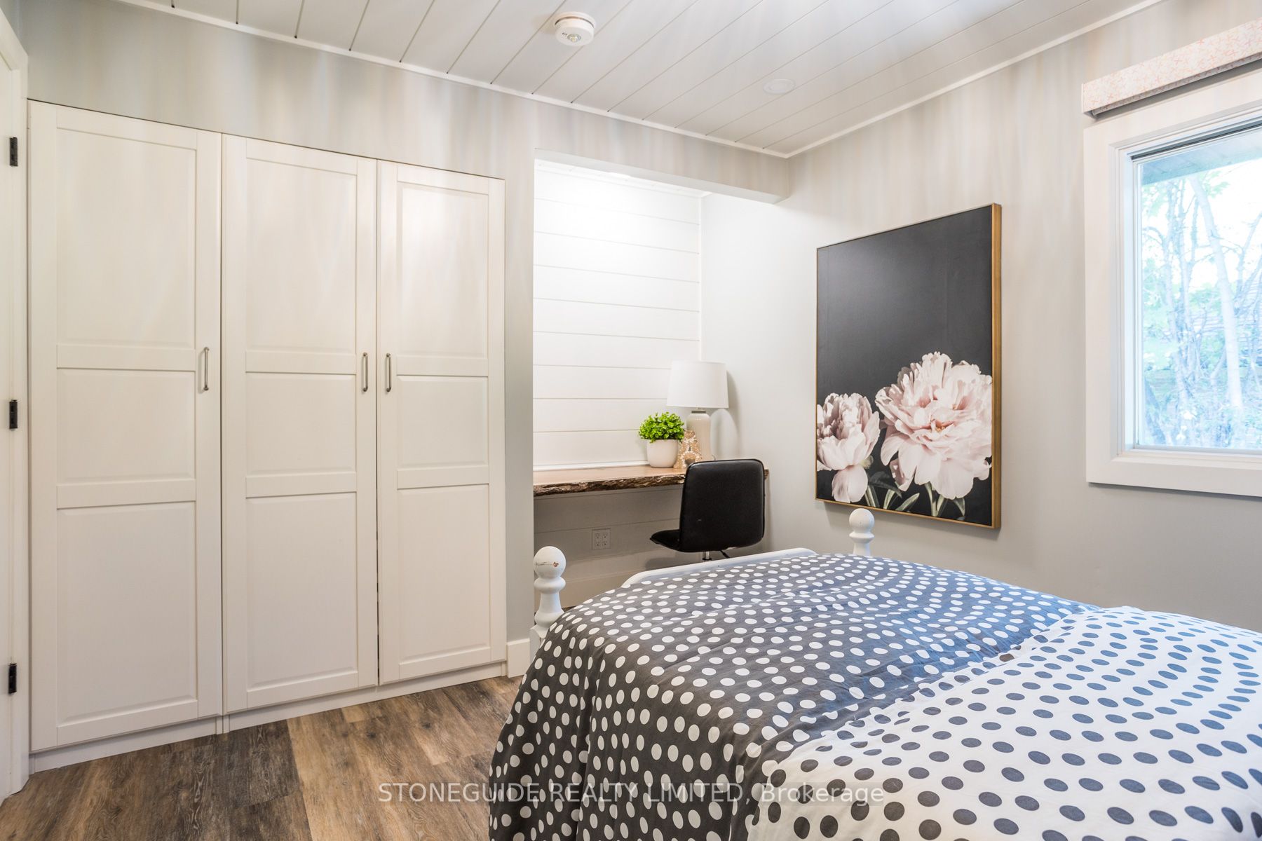 6 Weller Cres