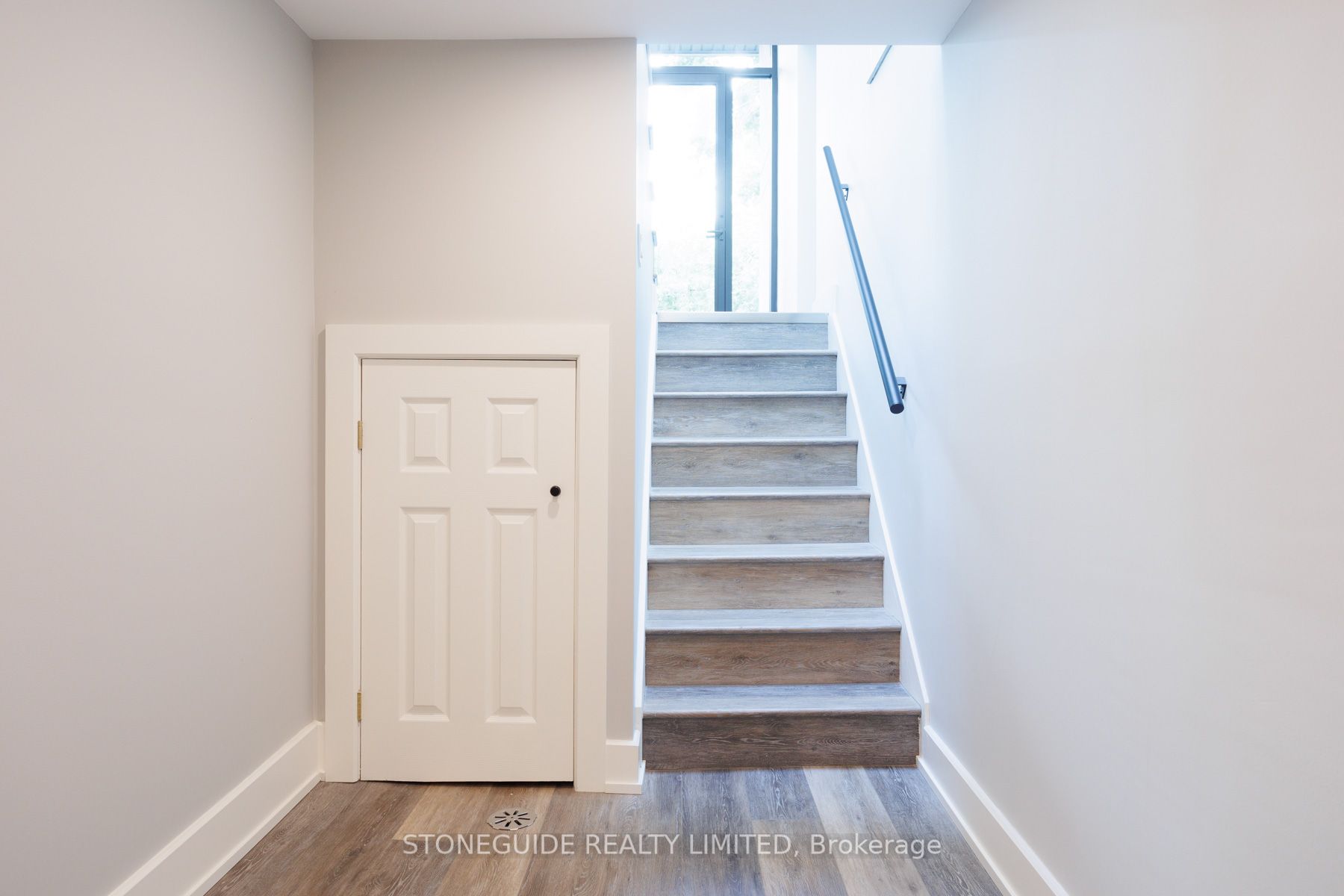 6 Weller Cres