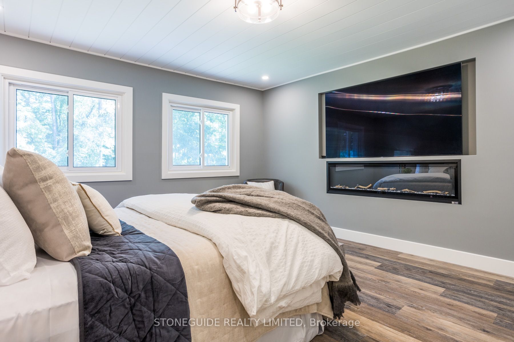 6 Weller Cres