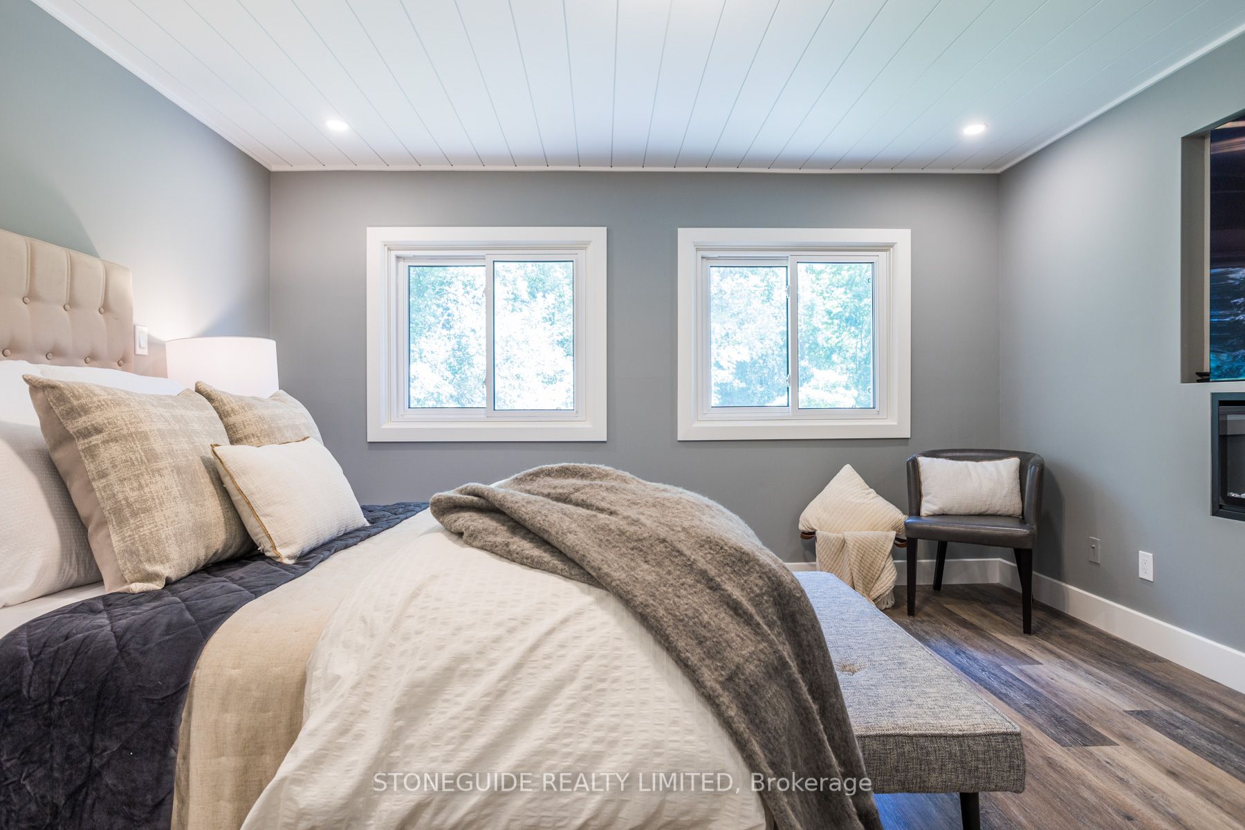 6 Weller Cres