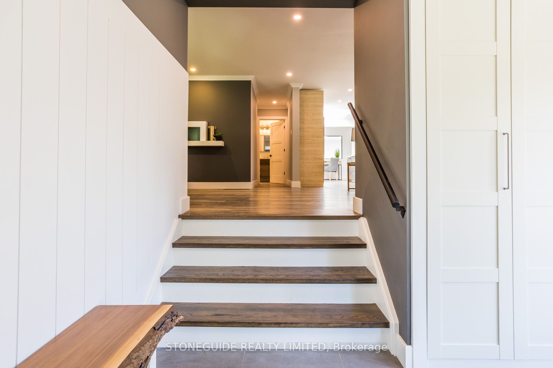 6 Weller Cres