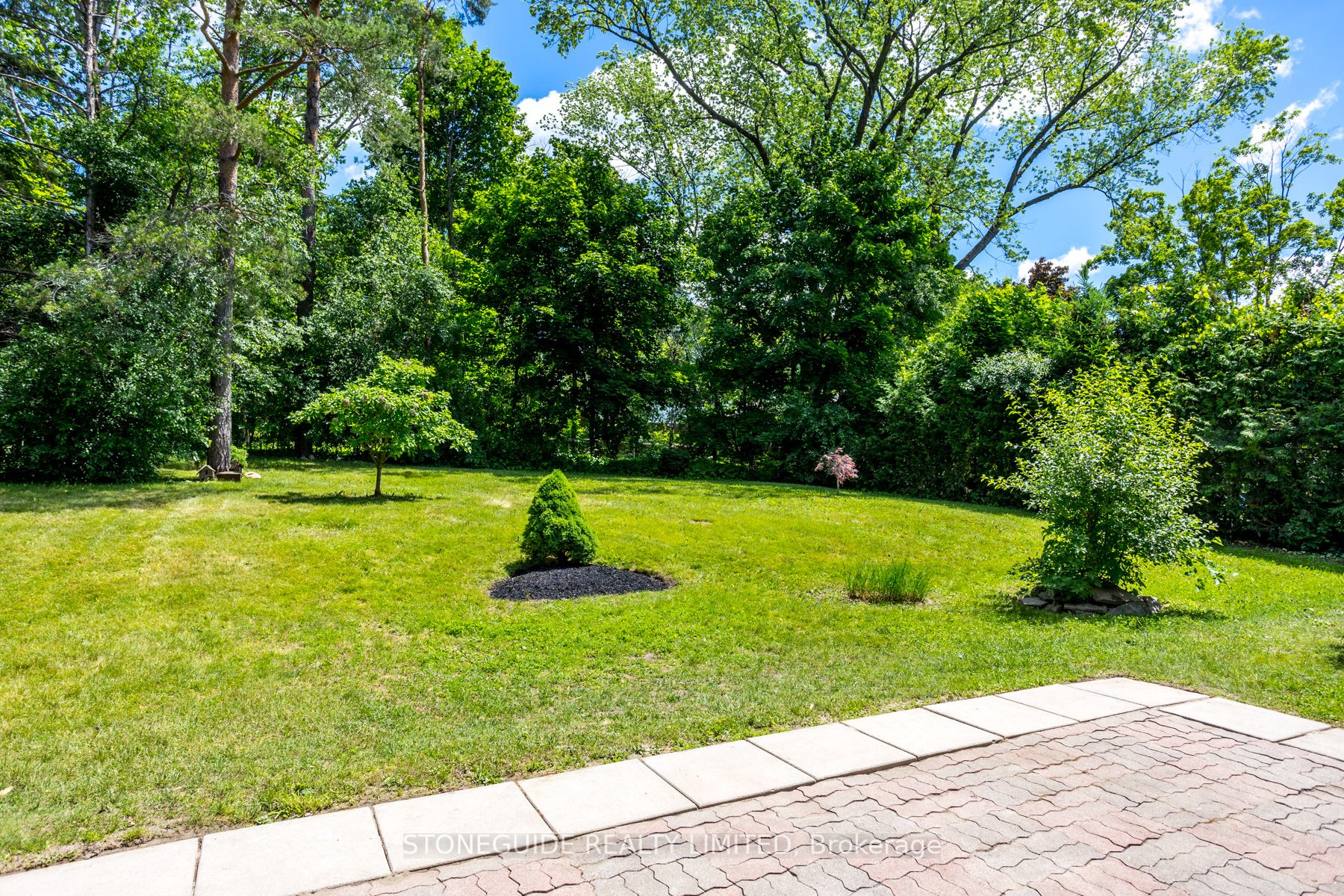 6 Weller Cres