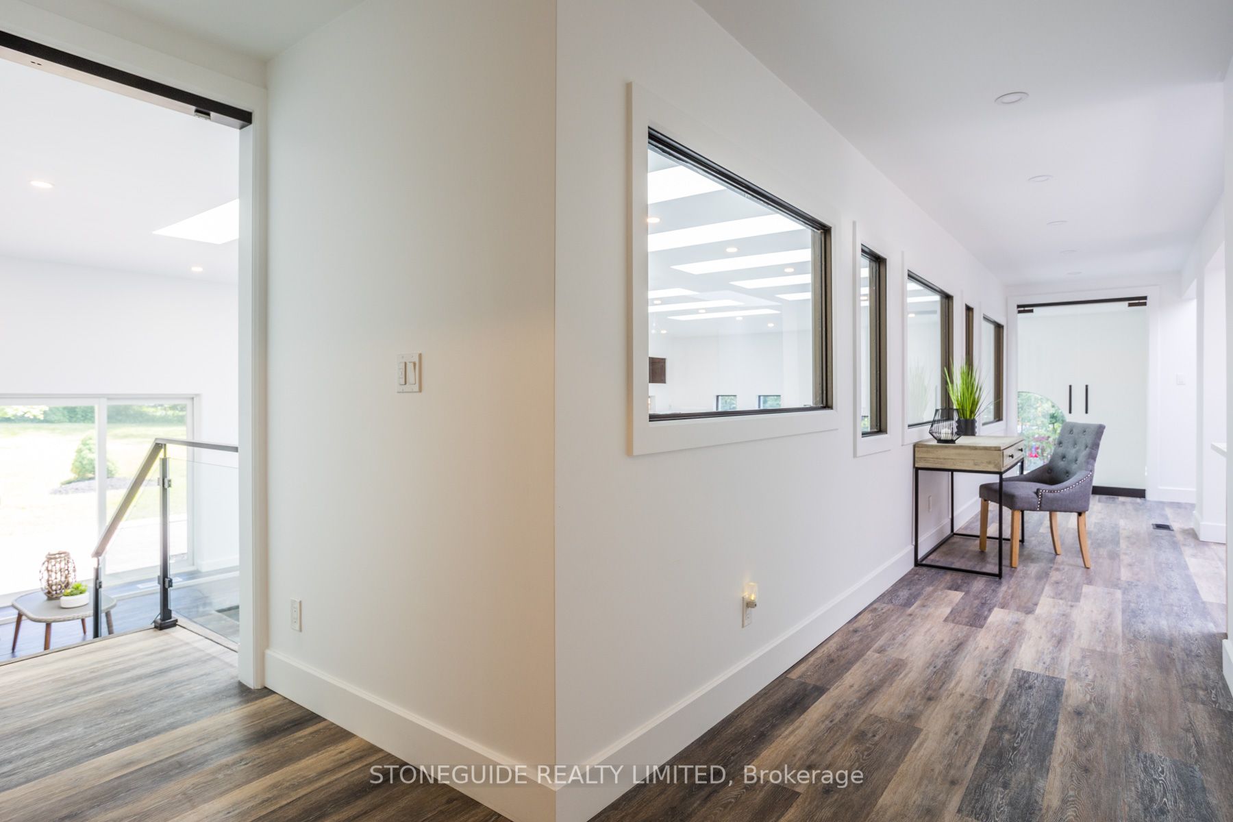 6 Weller Cres