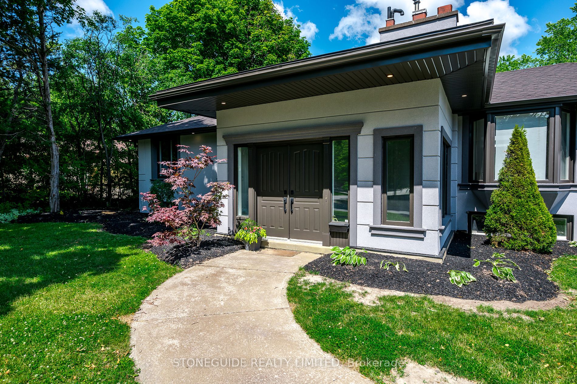 6 Weller Cres