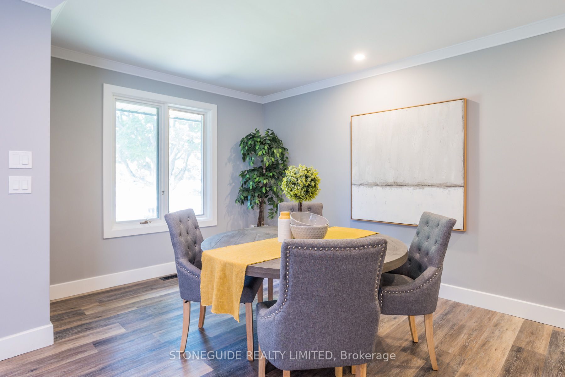 6 Weller Cres