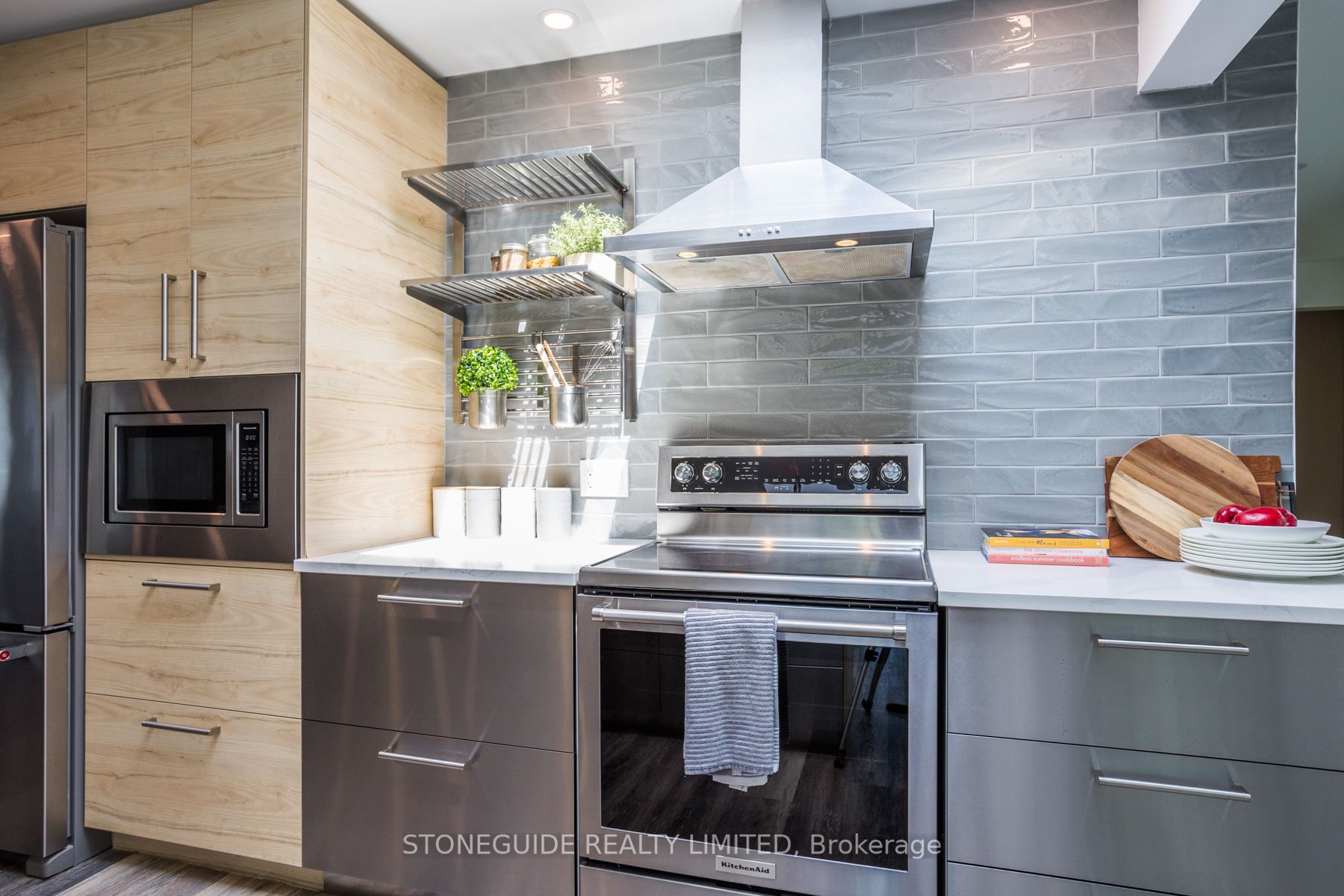 6 Weller Cres