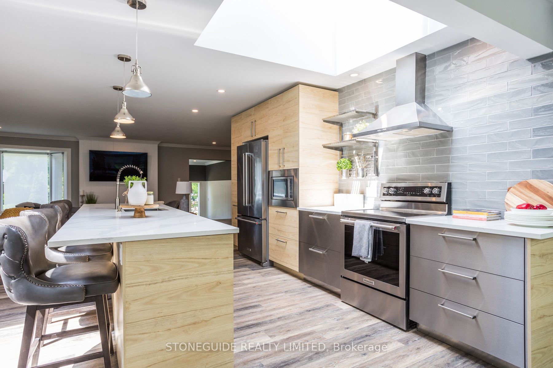6 Weller Cres