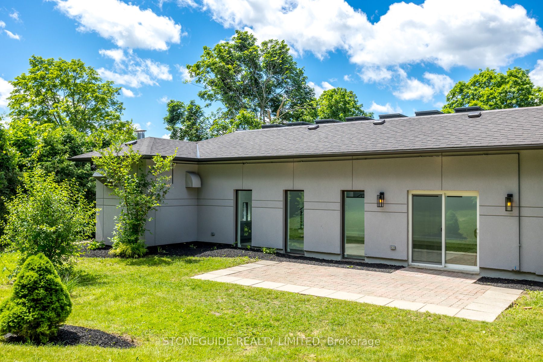6 Weller Cres