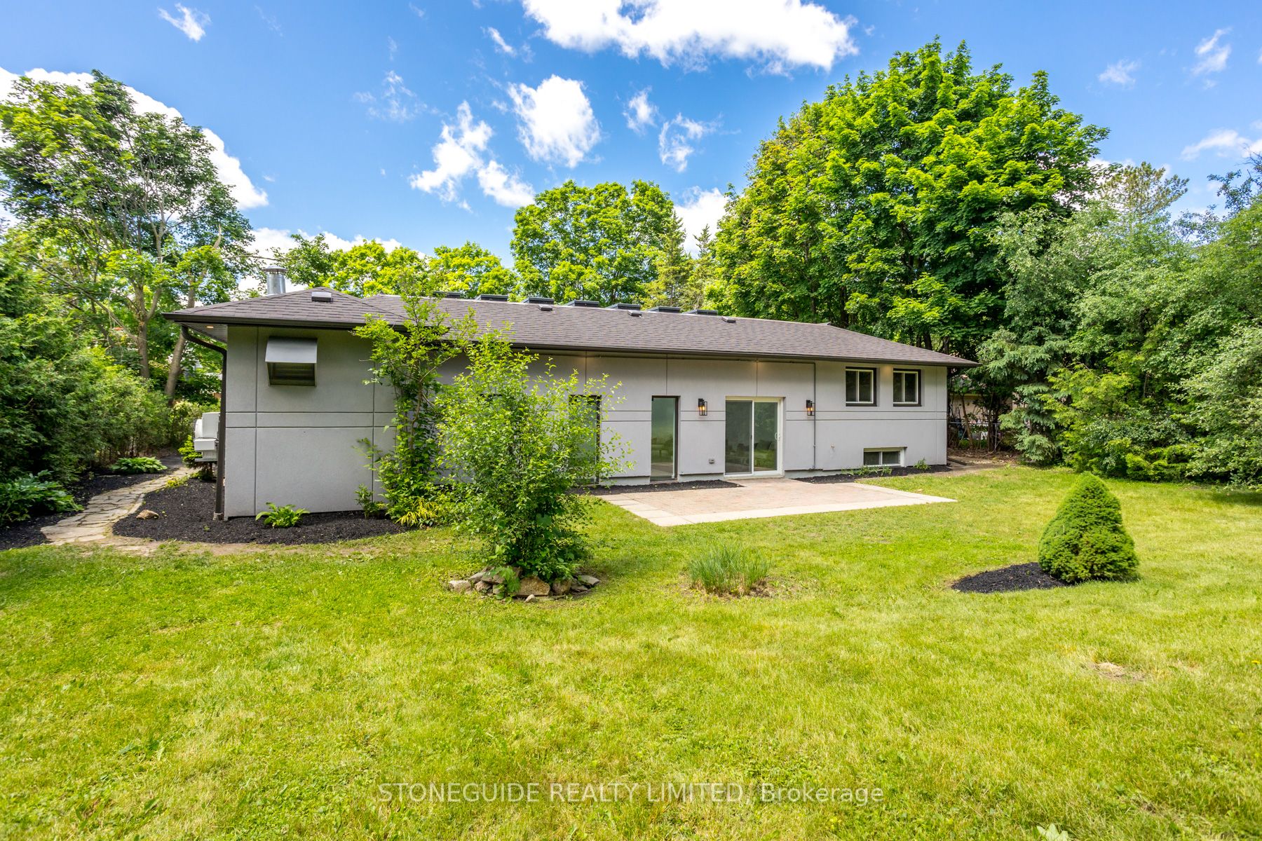6 Weller Cres