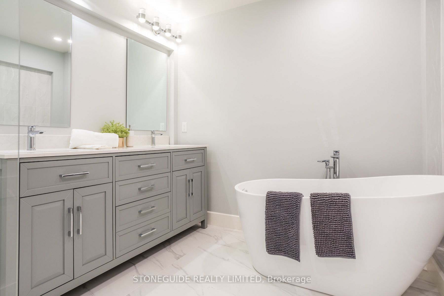 6 Weller Cres
