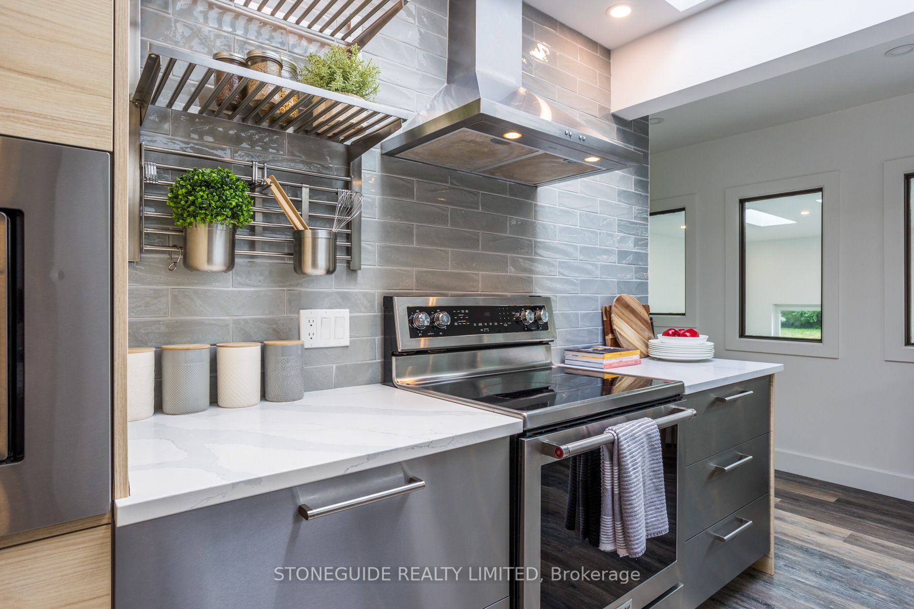 6 Weller Cres