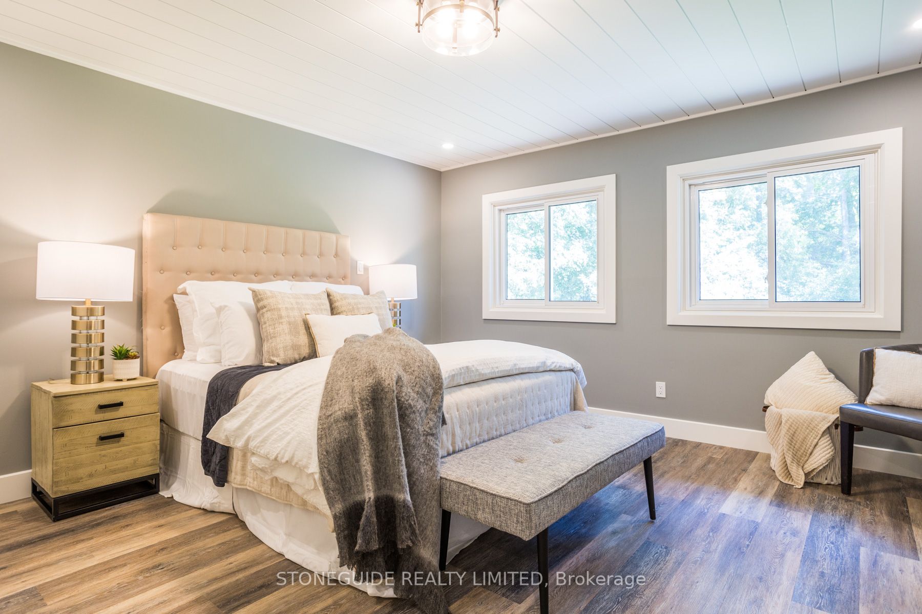 6 Weller Cres