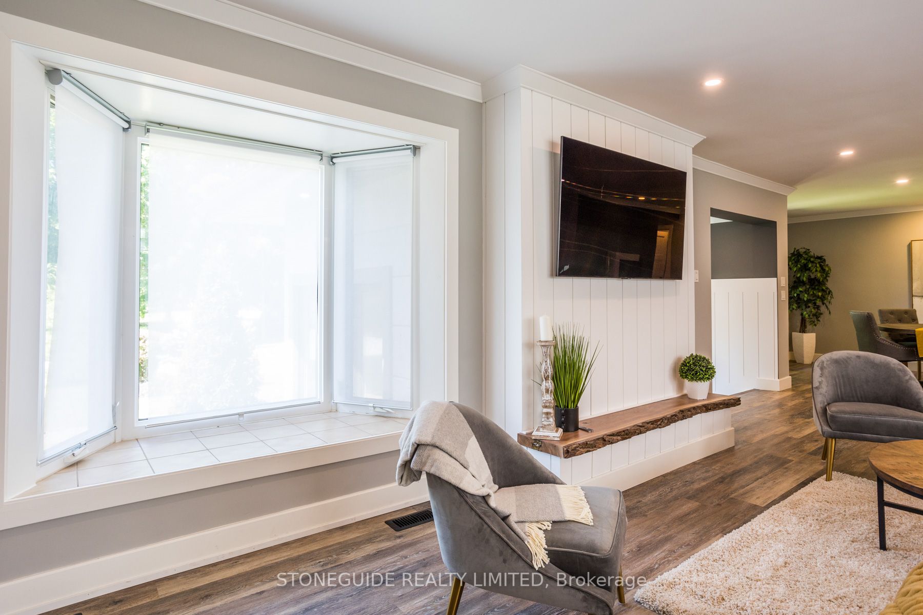 6 Weller Cres