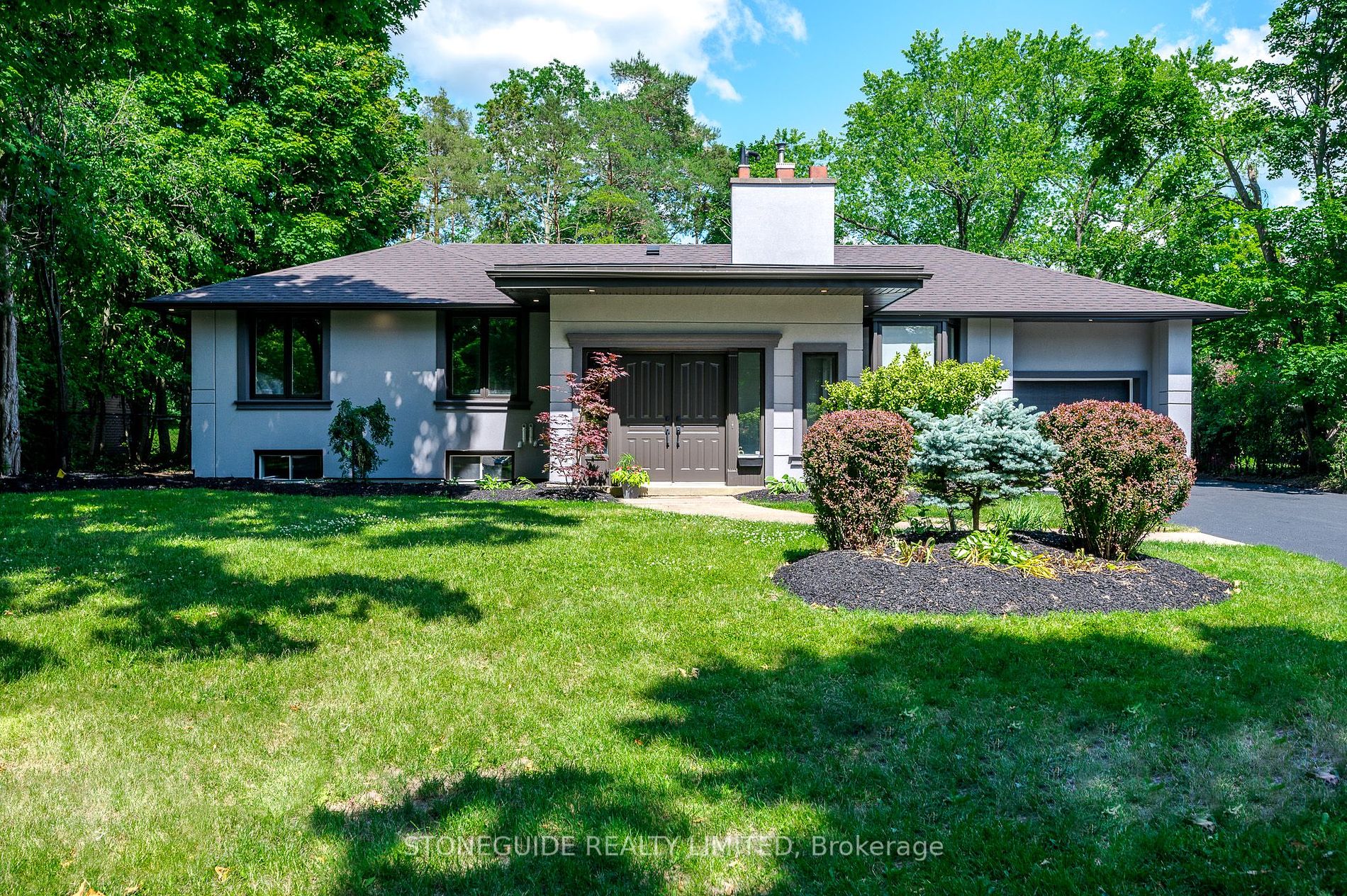 6 Weller Cres